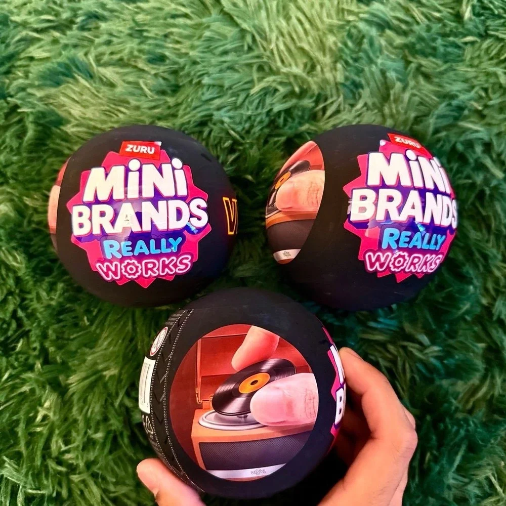 2 Mini Brand Really Works MINI PLAYER + 3CAPSULE Vinyl Playset Series NEW